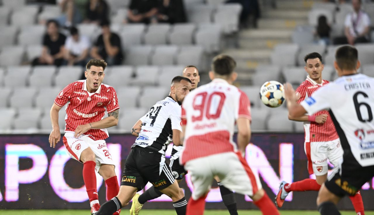 Read more about the article AVANCRONICĂ. ”U” Cluj caută a 25-a victorie împotriva lui Dinamo, sâmbătă seara, pe „Arcul de Triumf”