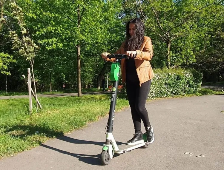 Read more about the article Revoltă la Cluj din cauza trotinetelor electrice. Părinții cer măsuri mai dure în spațiile destinate copiilor
