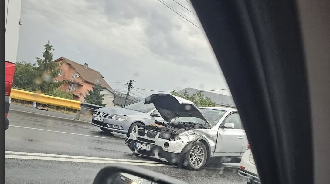 Read more about the article BMW distrus într-un accident pe podul din Someșeni