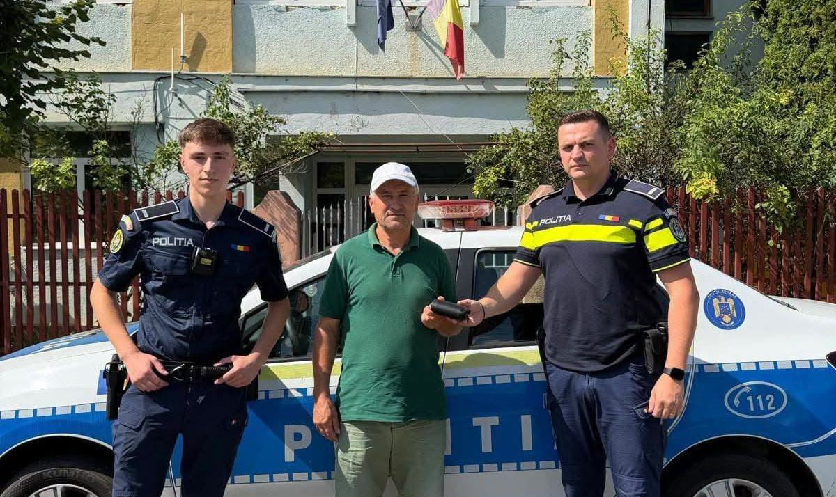 Read more about the article A găsit sute de euro și dolari într-un portofel. Ce a făcut un bărbat din Gherla