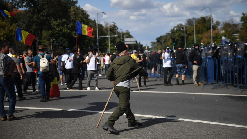 Read more about the article Cioban din Cluj, arestat 30 de zile după protestul din Piața Victoriei. „A găsit bâta pe jos”, susține liderul asociației