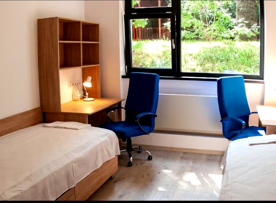 Read more about the article FOTO. Cum arată căminele în care locuiesc studenții de la UMF Cluj. Condiții moderne în campusurile din Hașdeu și Observator