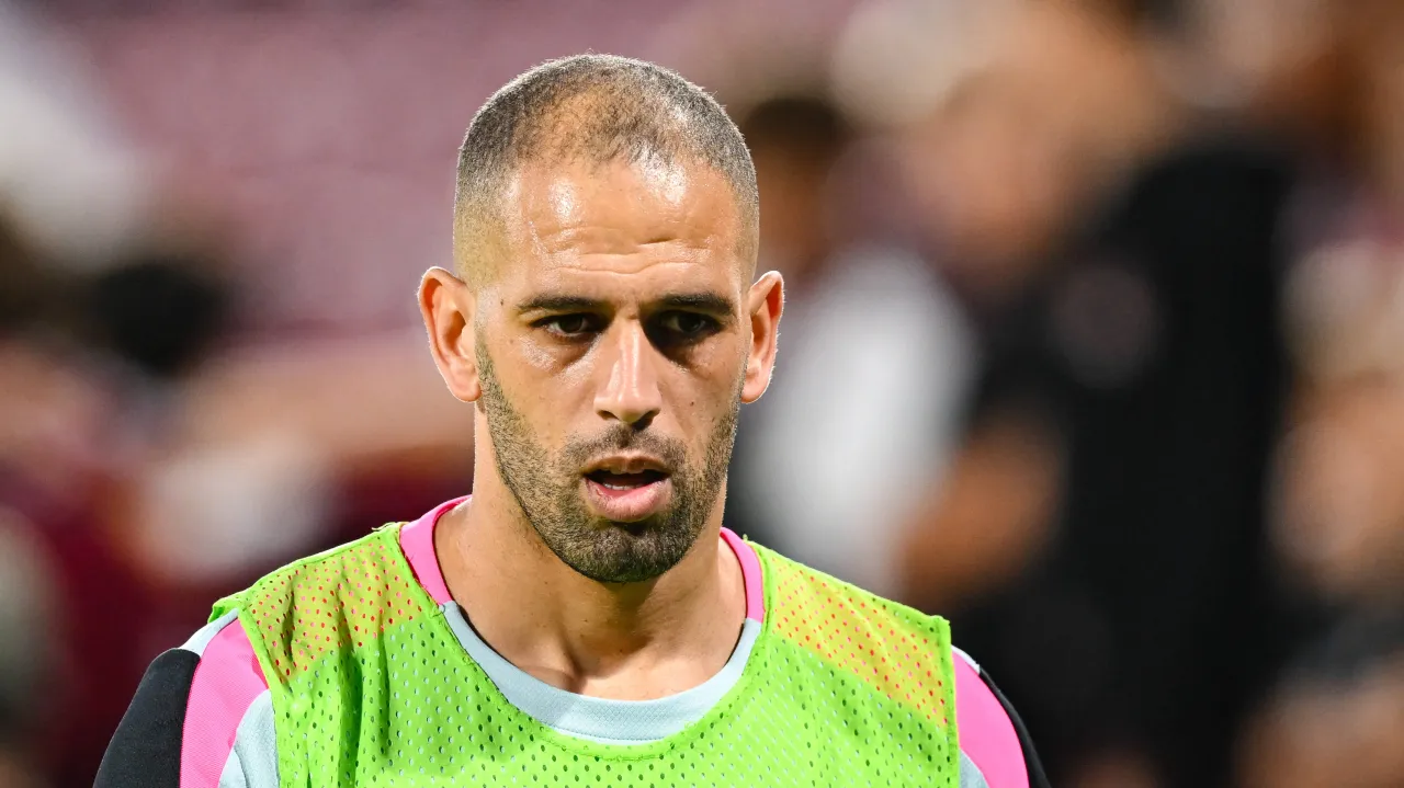 Read more about the article Islam Slimani își anunță planurile după despărțirea de CFR Cluj: „Sunt pregătit. Nu mă grăbesc nicăieri”