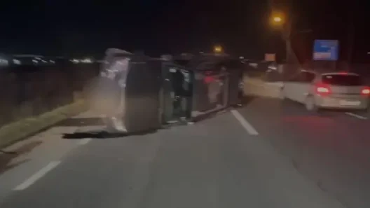 accident grav Dej - Accident grav la Dej: un șofer a rămas încarcerat