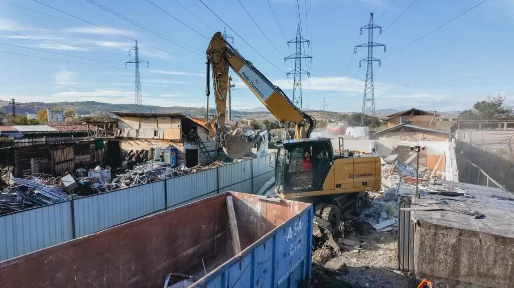 Read more about the article Ce se întâmplă cu proprietarii caselor care sunt demolate în Florești. Primarul invocă legea, activiștii reclamă lipsa alternativelor de locuire