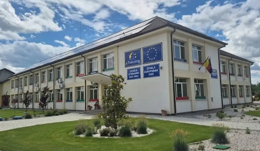 Read more about the article O profesoară dintr-un sat clujean a fost premiată cu titlul „Directorul Anului 2026 pentru Antreprenoriat”