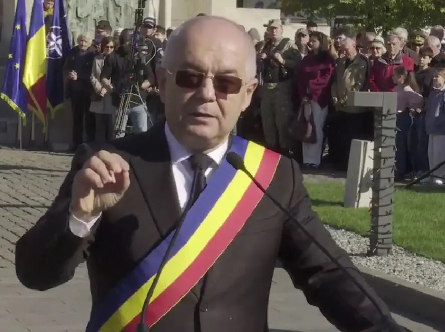 programul SAFE - Emil Boc, de Ziua Armatei: Parlamentul să nu compromită SAFE
