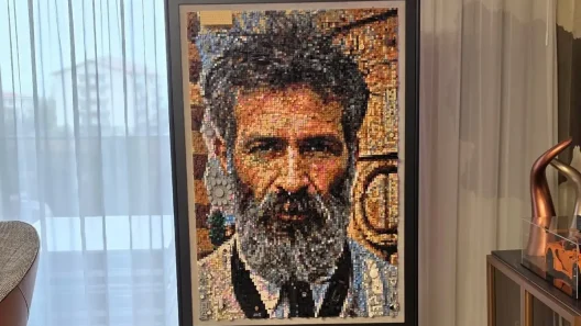 portret Brâncuși LEGO - Portret Brâncuși din 18.750 de piese LEGO, făcut de un clujean