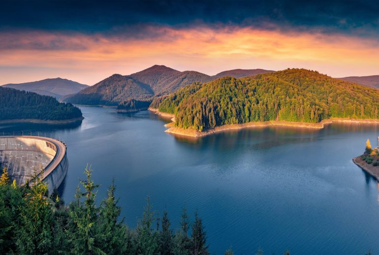Spectacular,Summer,Sunrise,On,Dragan,Lake.,Adorable,Morning,View,Of