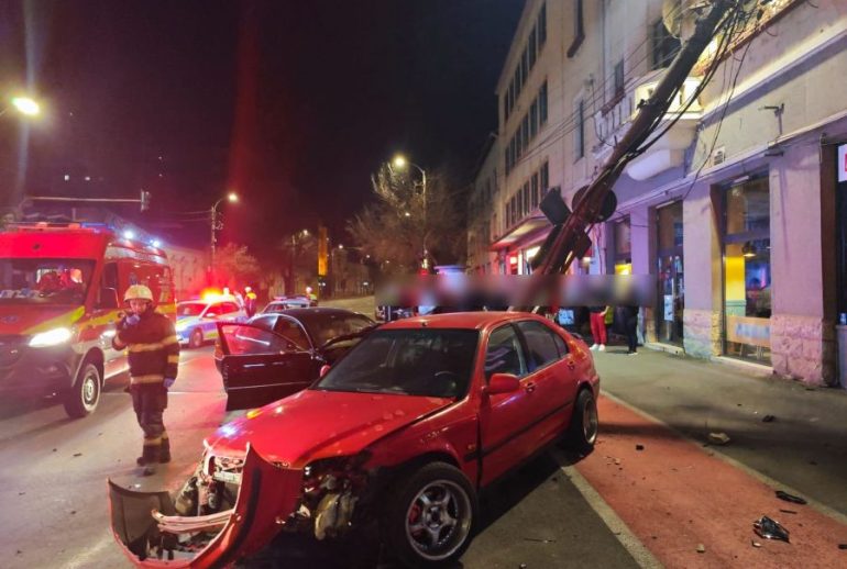 67cd2fbf83fac_accident-dorobantilor-sursa-isu-cluj