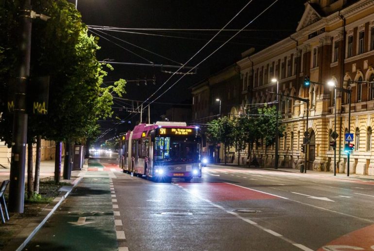 689376a269fd5_transport-public-de-noapte-foto-compania-de-transport-public-cluj-napoca
