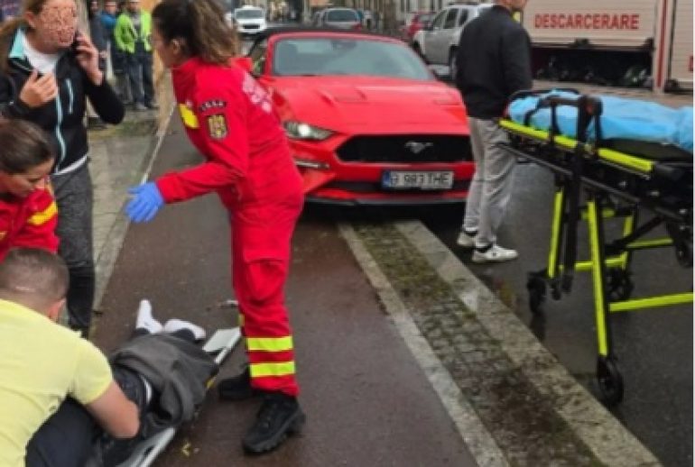 Accident str Avram Iancu Ford Mustang-1
