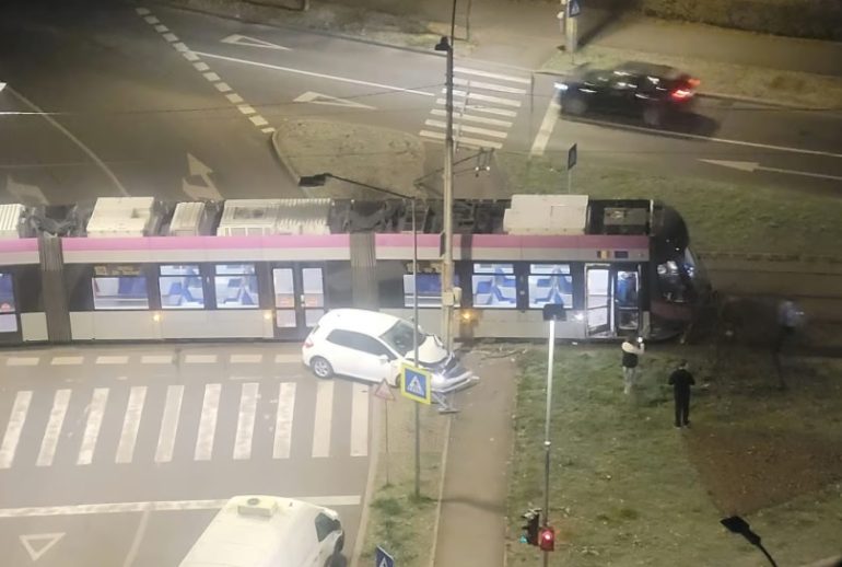 Accident tramvai Podul Calvaria