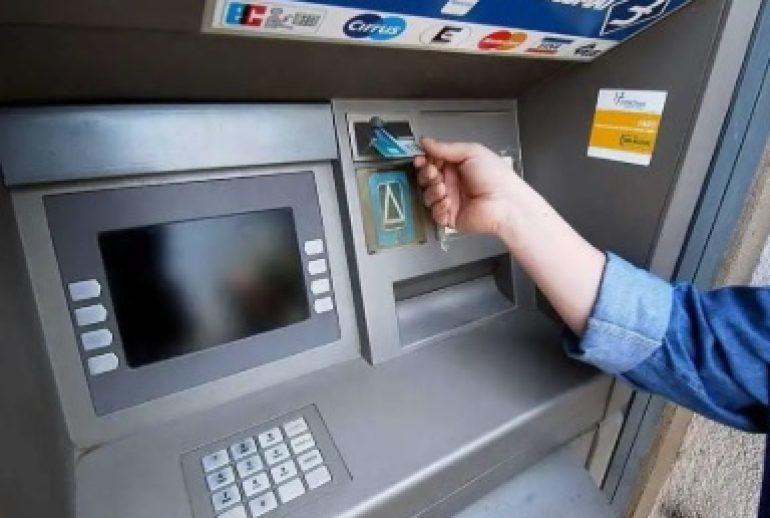 Furt card bancomat