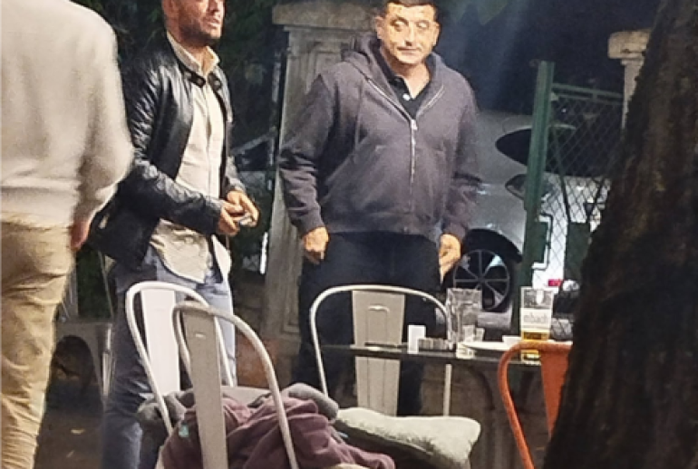 George Simion pe o terasa din Cluj
