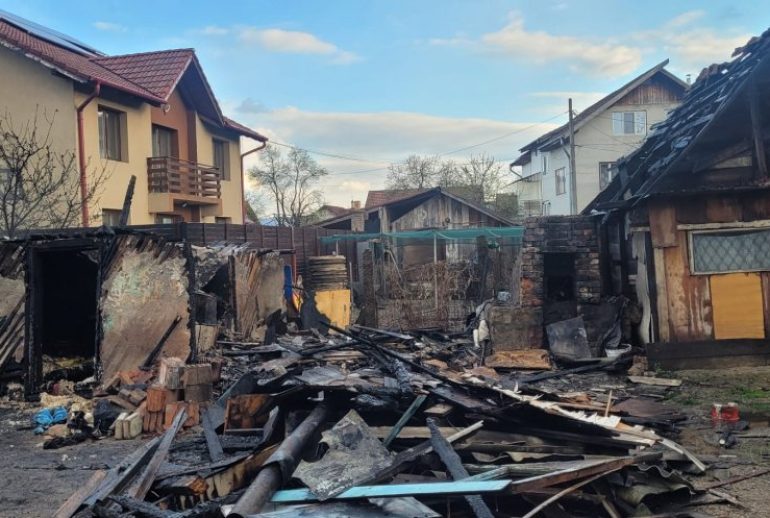 Incendiu Cluj Napoca strada Ignat Capitanu