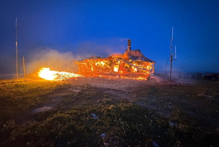Incendiu Statia Meteo Vladeasa-1