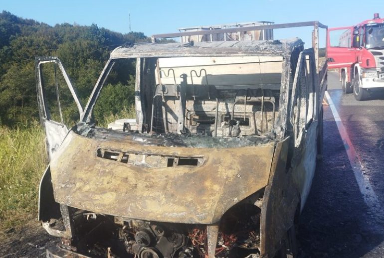 Incendiu autoutilitara centura Apahida Valcele