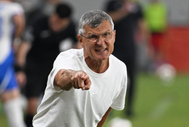 Ioan Ovidiu Sabau antrenor FARUL