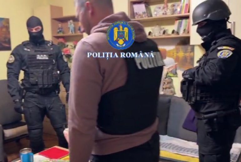 Politia arestat