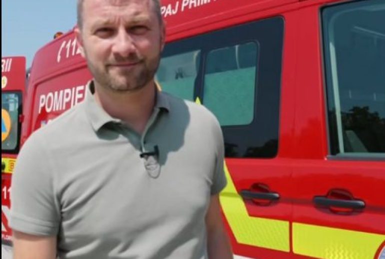Primarul Bogdan Pivariu Ambulanta Floresti-1