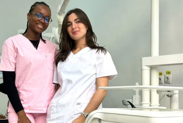 Studente UMF servicii dentare