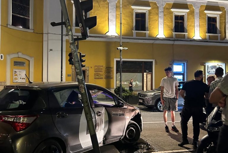 Taxi Bolt accidentat