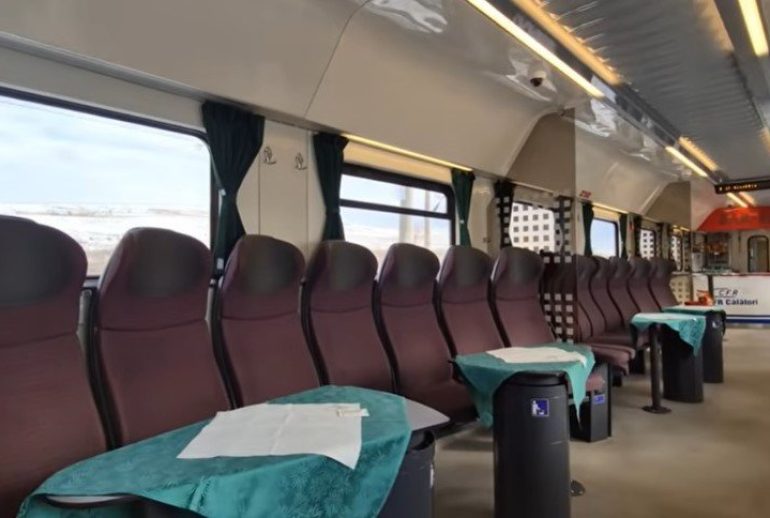 Vagon restaurant tren Avram Iancu Cluj - Brasov-2