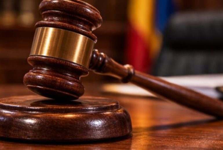Minor de 15 ani, arestat preventiv după agresarea unui bătrân