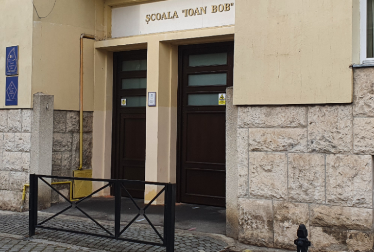 scoala-ioan-bob-1-880x528